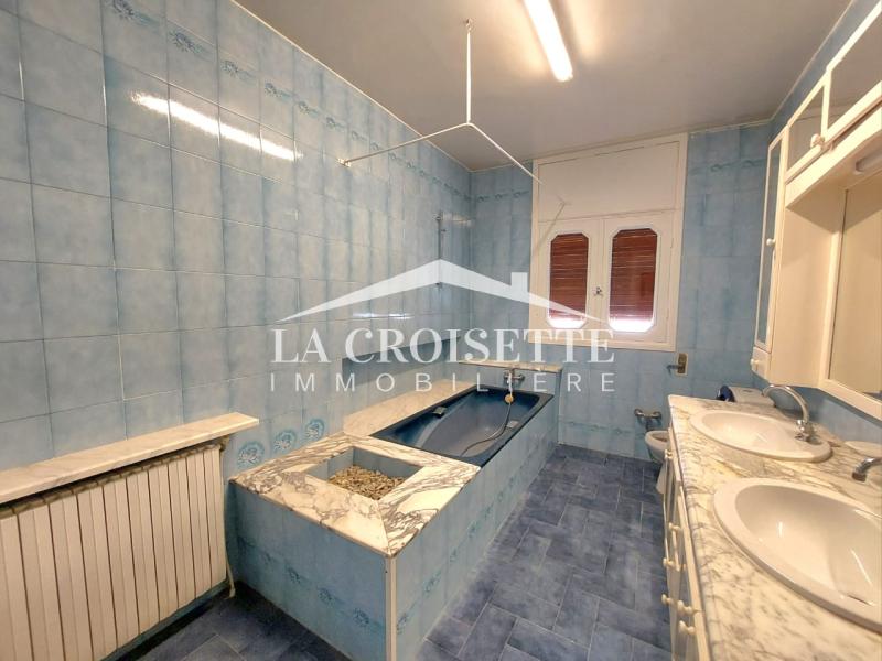 Villa S+6 à La Marsa
